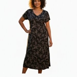 A Wild Thyme Black And White Floral Maxi Dress Size 20